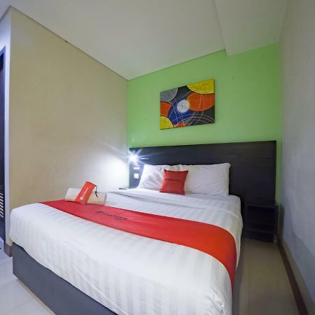 Budget Hotel Ambon Esterno foto