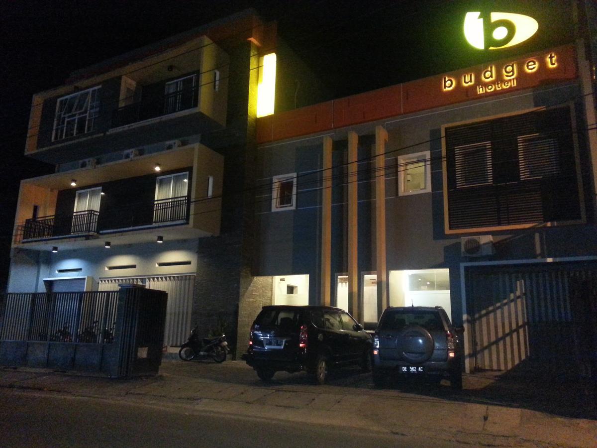 Budget Hotel Ambon Esterno foto