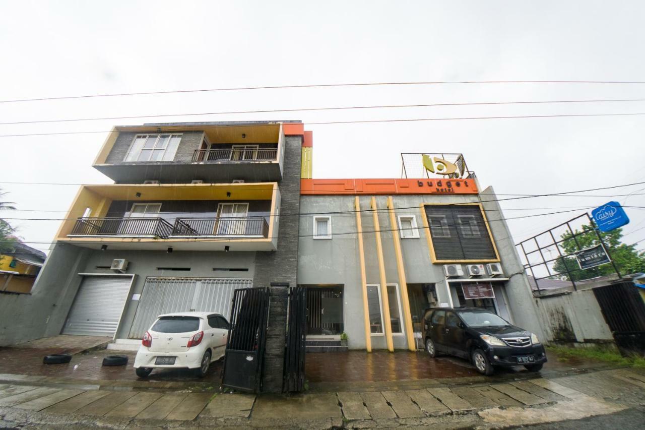 Budget Hotel Ambon Esterno foto