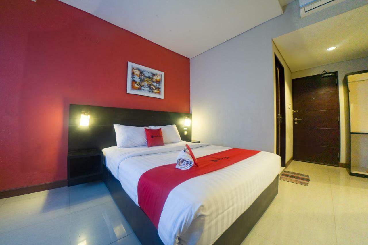 Budget Hotel Ambon Esterno foto