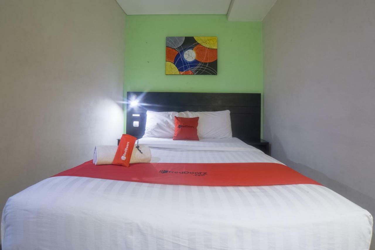 Budget Hotel Ambon Esterno foto