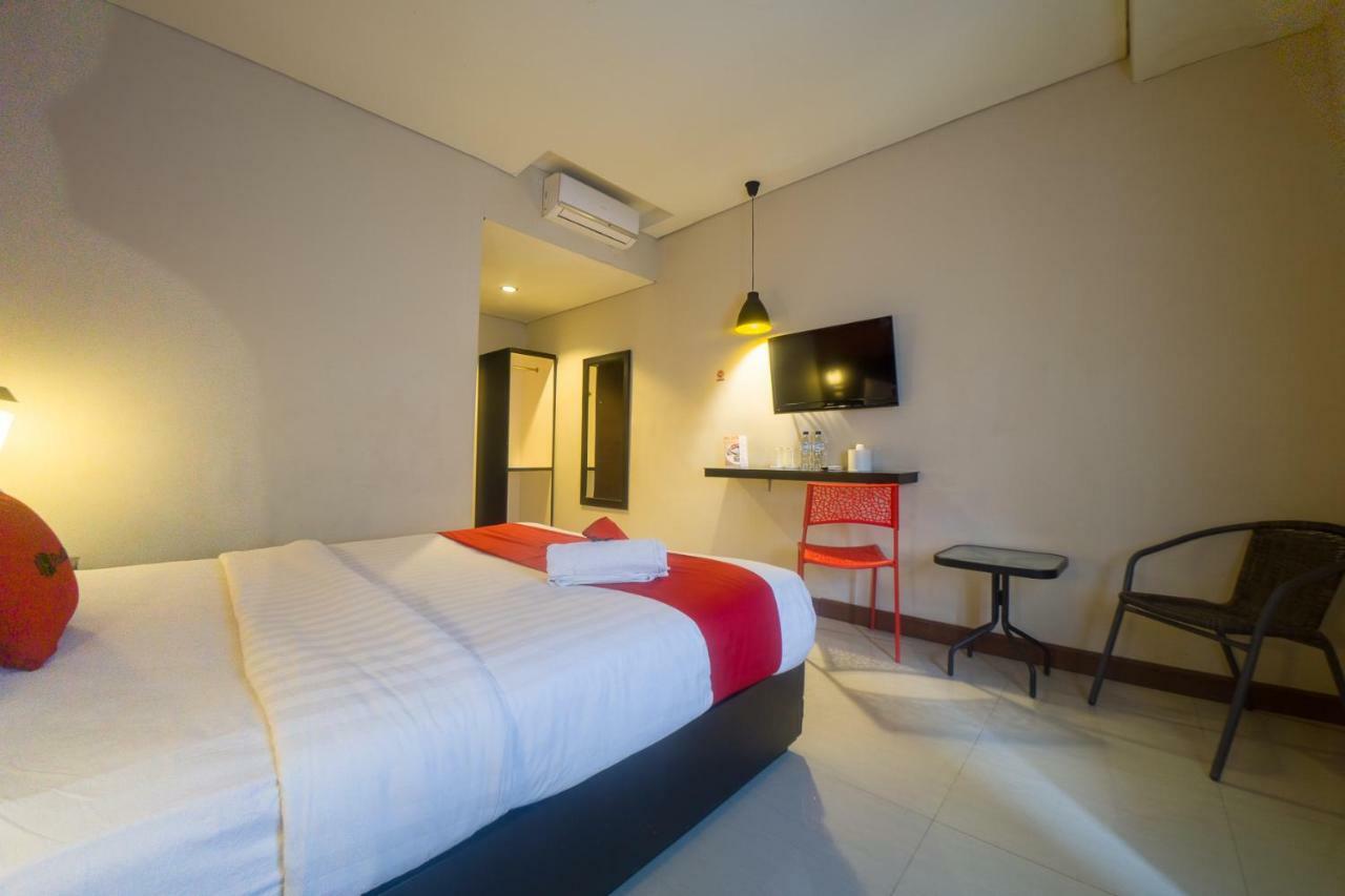 Budget Hotel Ambon Esterno foto