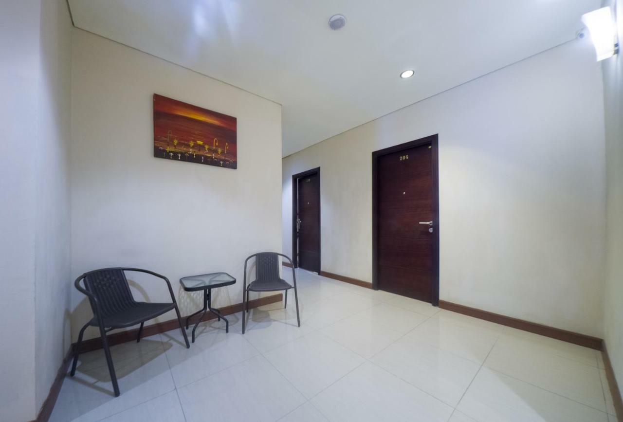 Budget Hotel Ambon Esterno foto