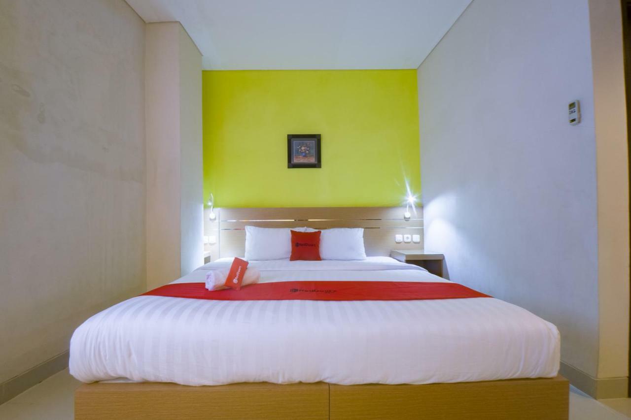 Budget Hotel Ambon Esterno foto