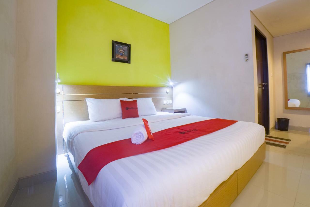 Budget Hotel Ambon Esterno foto